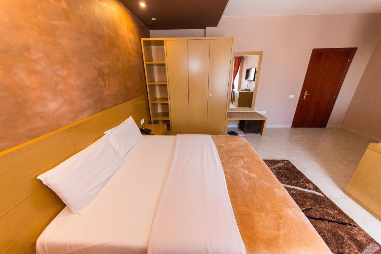 טיראנה Hotel Denver מראה חיצוני תמונה